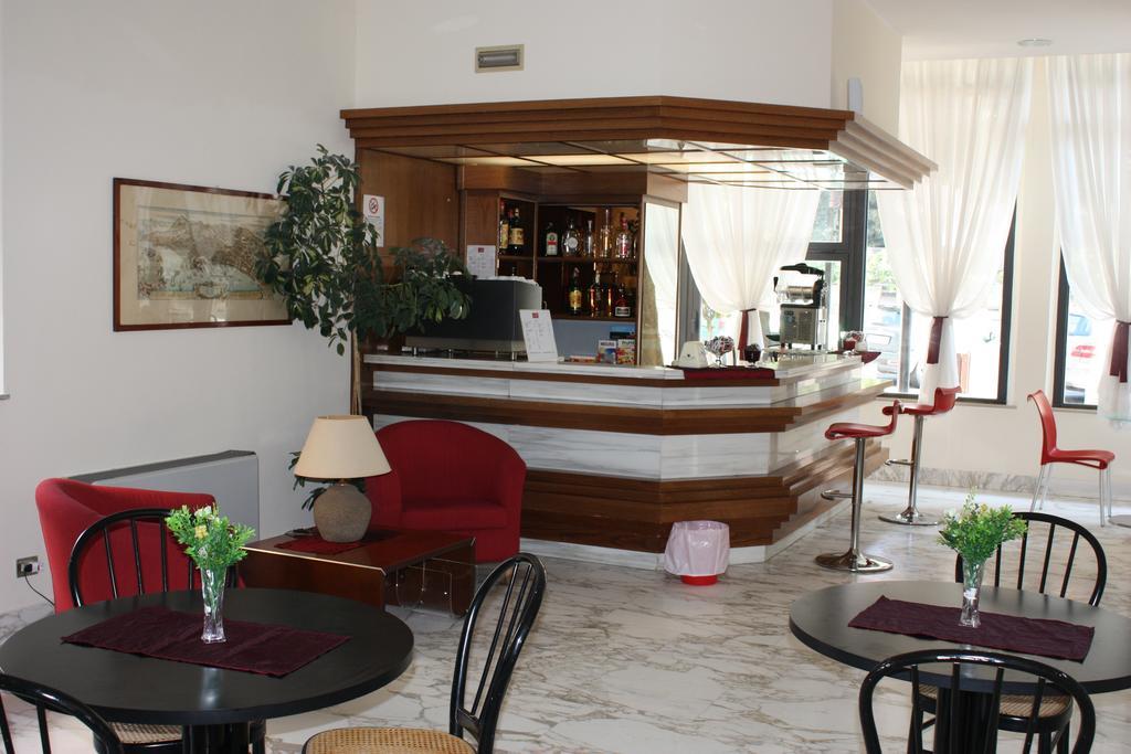 Hotel Mediterraneo Chianciano Terme Exteriör bild