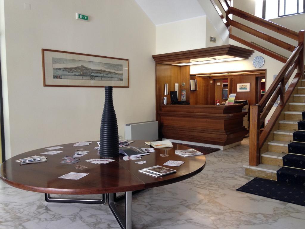 Hotel Mediterraneo Chianciano Terme Exteriör bild