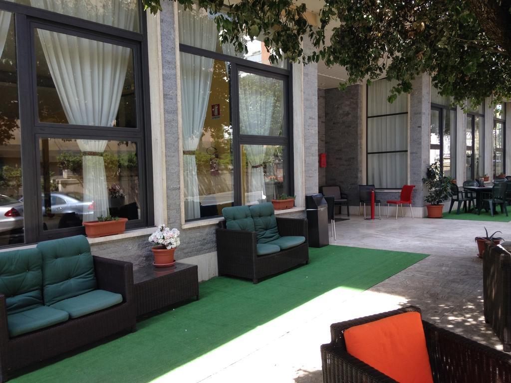 Hotel Mediterraneo Chianciano Terme Exteriör bild