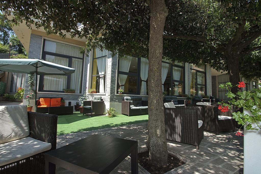 Hotel Mediterraneo Chianciano Terme Exteriör bild