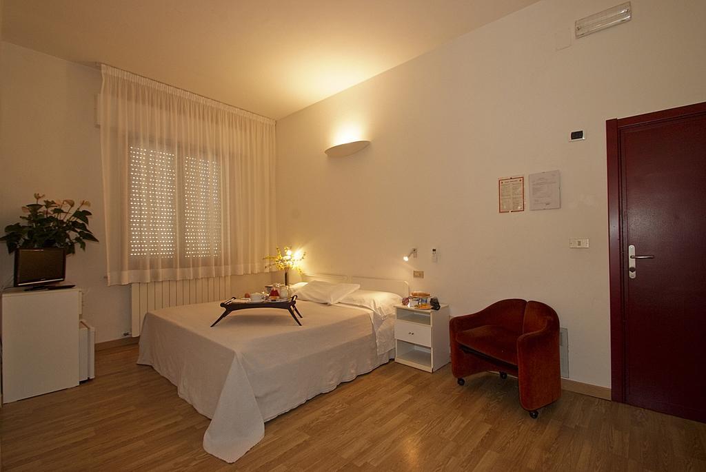 Hotel Mediterraneo Chianciano Terme Rum bild