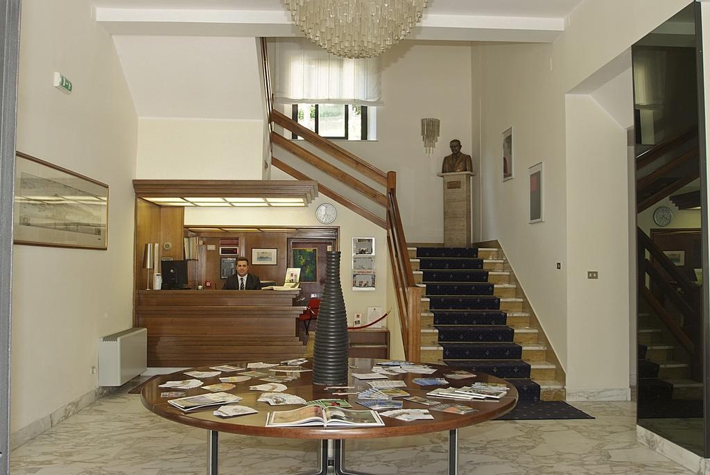 Hotel Mediterraneo Chianciano Terme Exteriör bild
