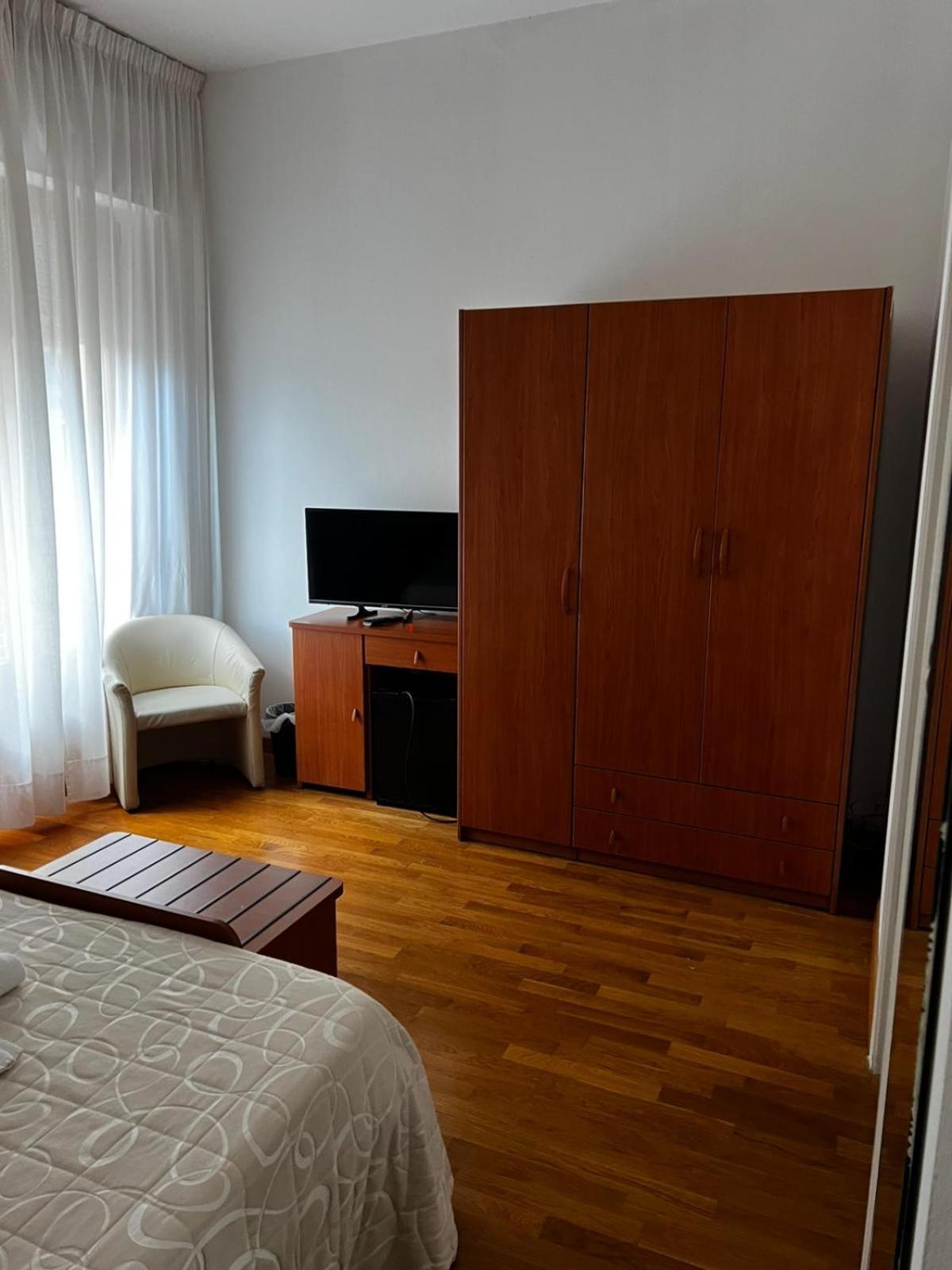 Hotel Mediterraneo Chianciano Terme Exteriör bild